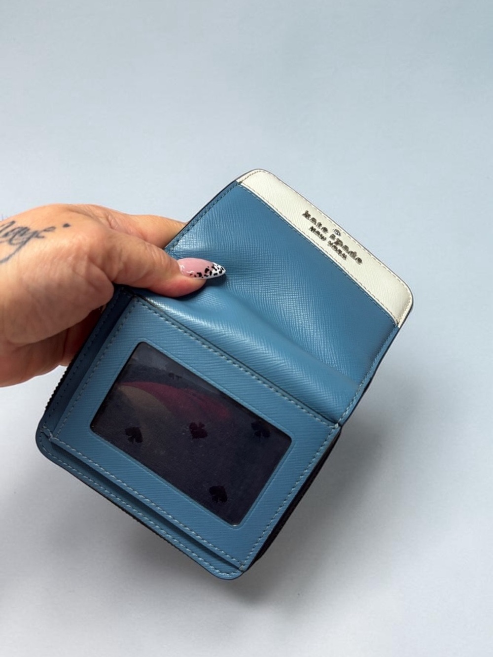kate spade Two-Tone Blue and Cream Zip Around Wallet - Picture 8 of 11